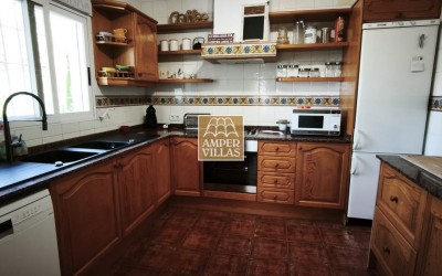 Spacious villa with guest apartment within short distance of the center of Altea la Vella.